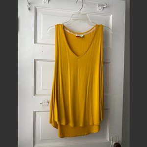 NWOT Flowy Sleeveless V-Neck Top